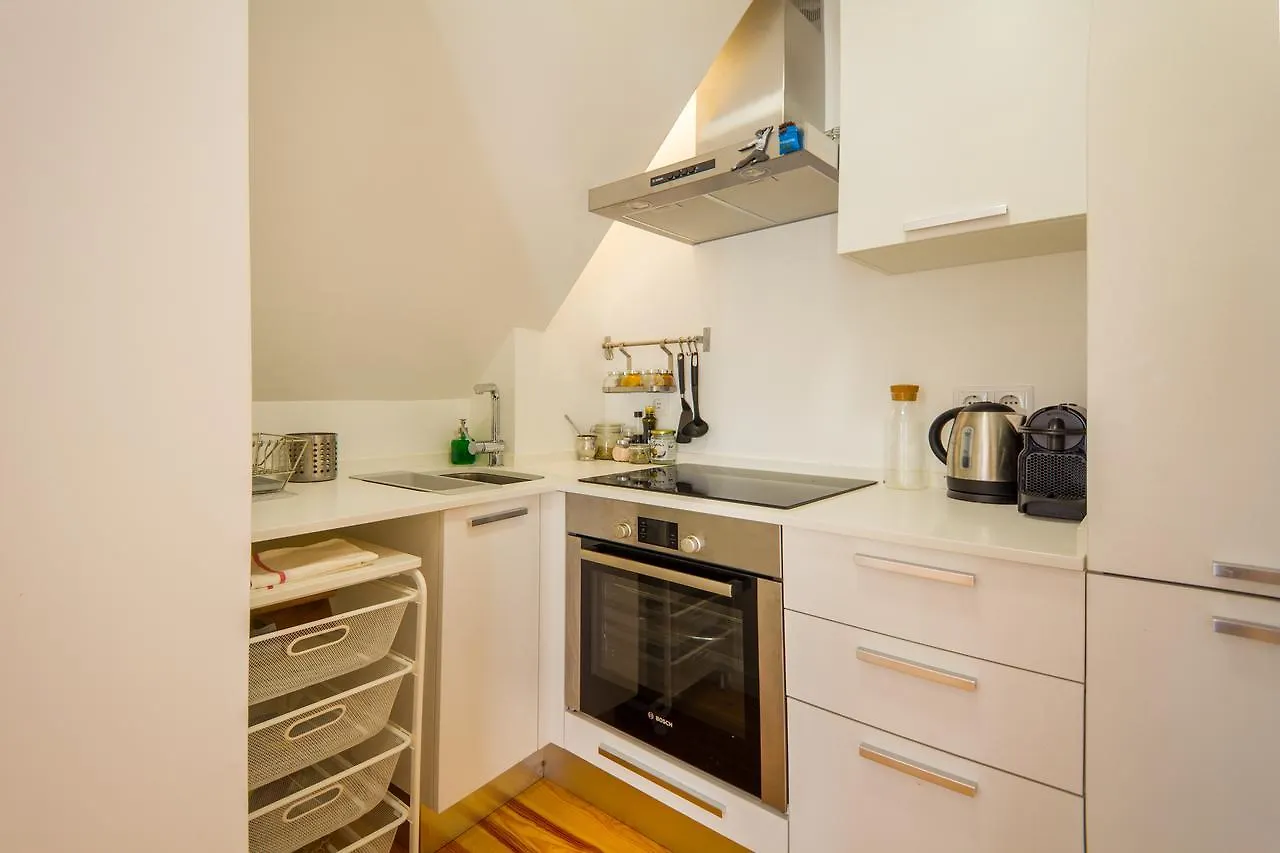Bica Historical Tram Apartment Лиссабон Португалия