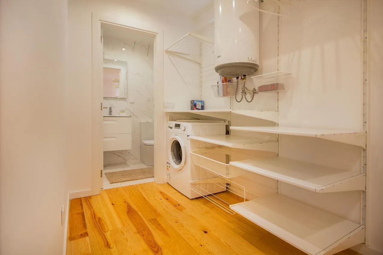 Bica Historical Tram Apartment Лиссабон 0*,  Португалия