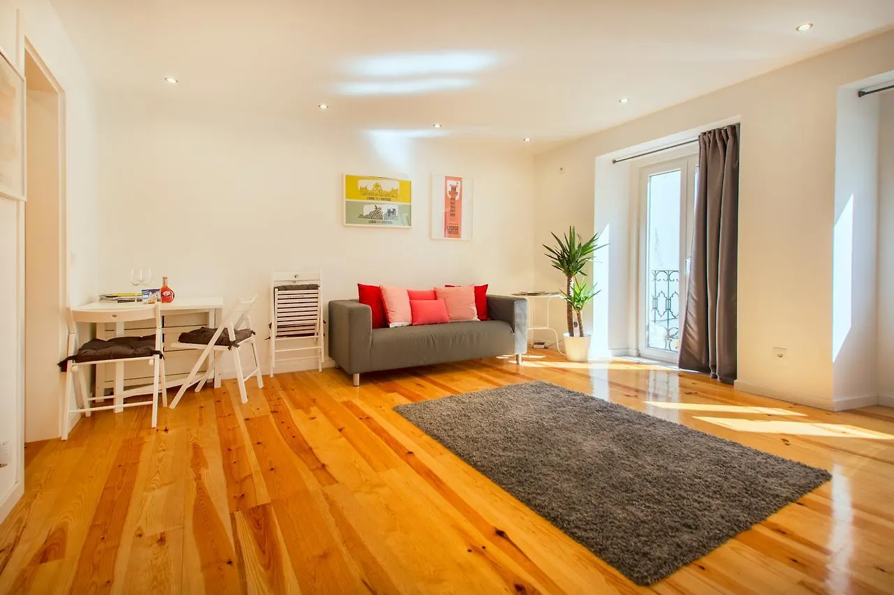 Bica Historical Tram Apartment Лиссабон Португалия